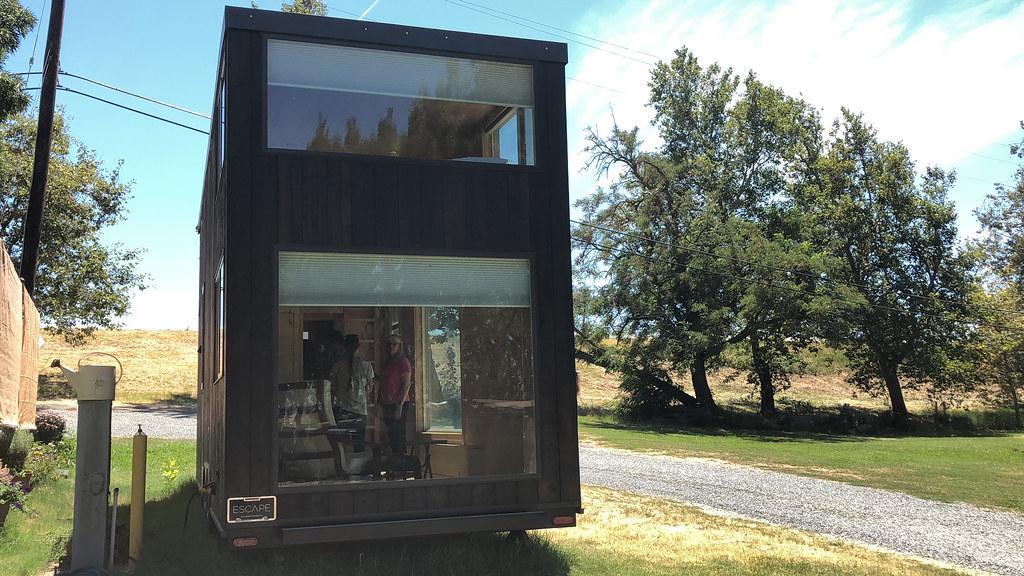 Revolutionize Your Living Space with These Stunning Modern Tiny House Designs